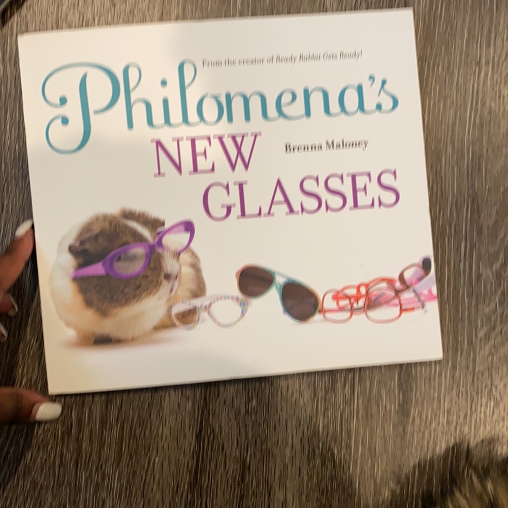 Books - Picture 3 of 16